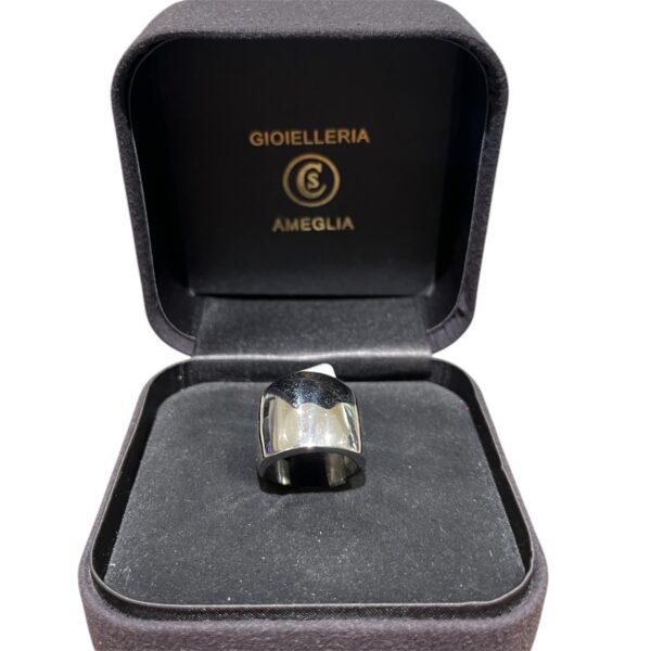 Anello fascia in oro bianco - immagine 2