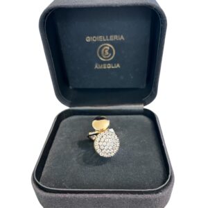 Anello in oro rosa con quarzi