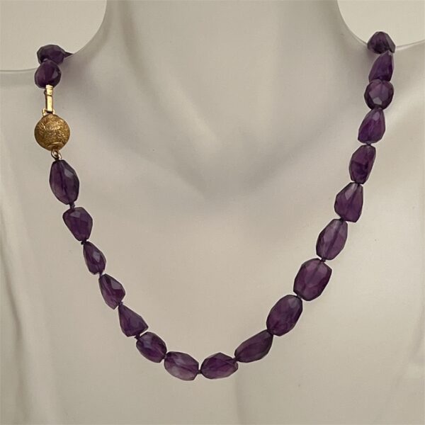 Collana in ametista chiusura in metallo dorato