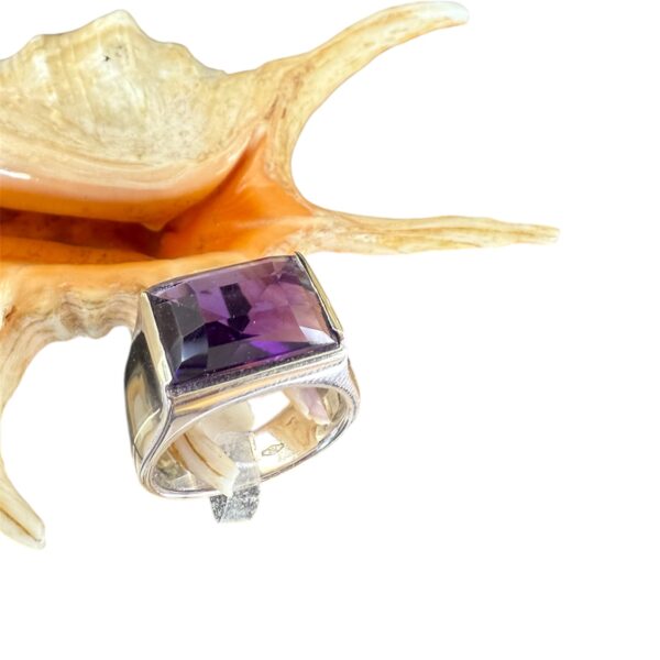Anello con ametista