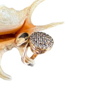 Anello in oro rosa con quarzi