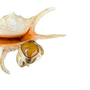 Anello in oro e topazio