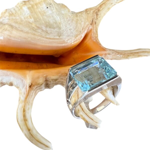 Anello con acquamarina - immagine 2